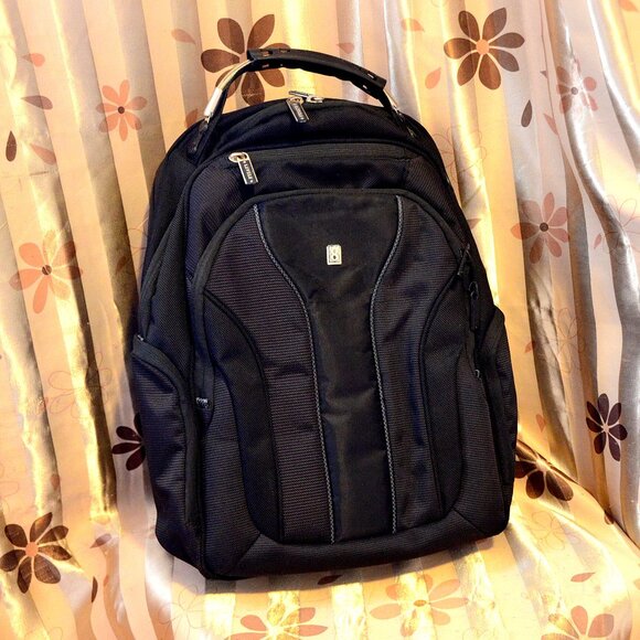 Level8 Travel Backpack - Picture 1 of 3